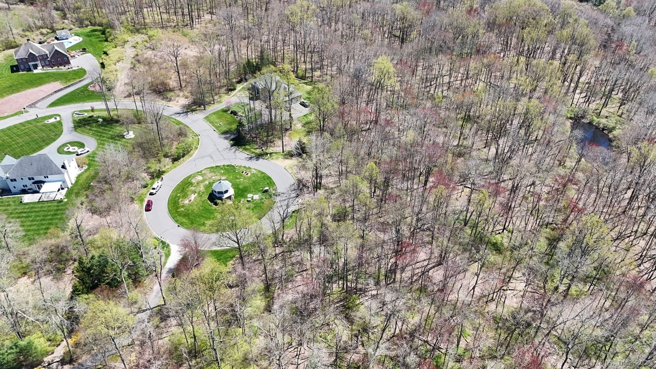 75 Gleneagle Road Middlebury CT 06762