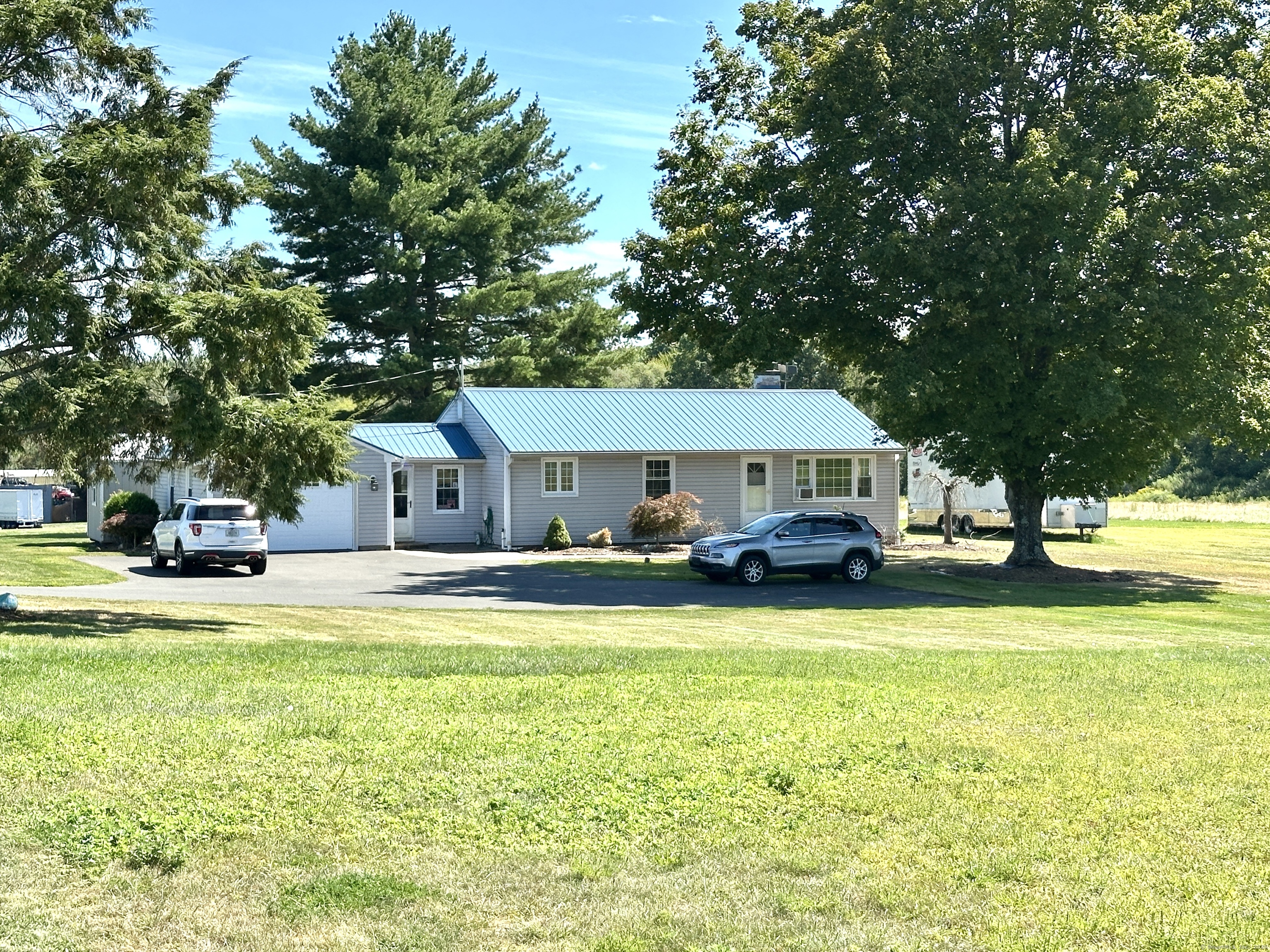 10 Russell Road East Granby CT 06026