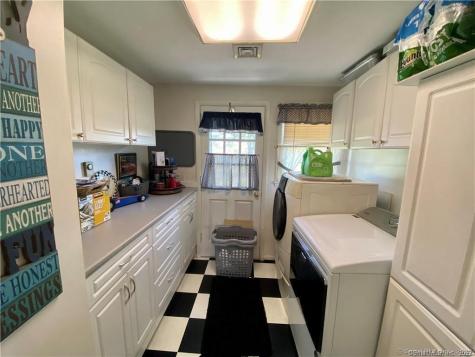 10 Russell Road East Granby CT 06026