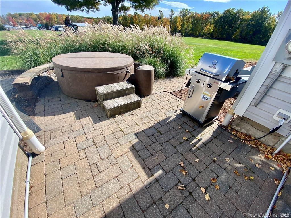10 Russell Road East Granby CT 06026
