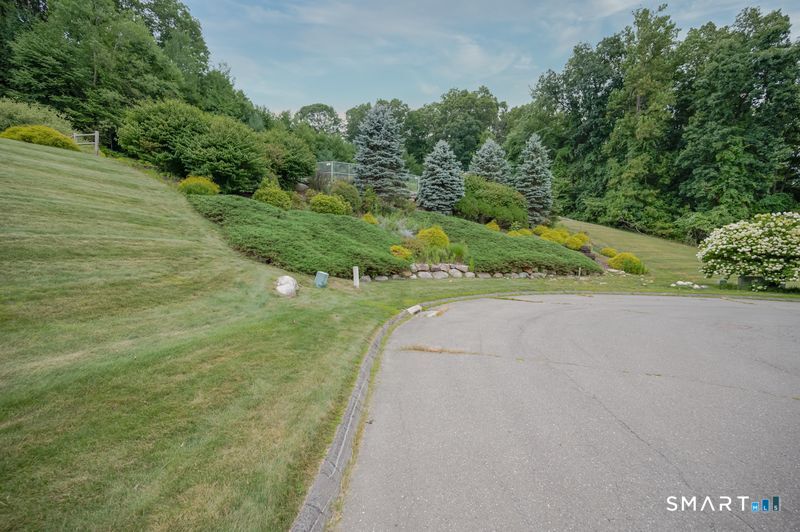32 King Richards Court Avon CT 06001