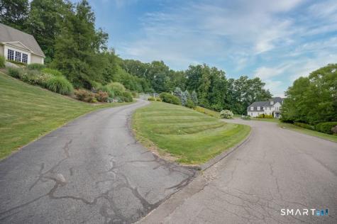 32 King Richards Court Avon CT 06001