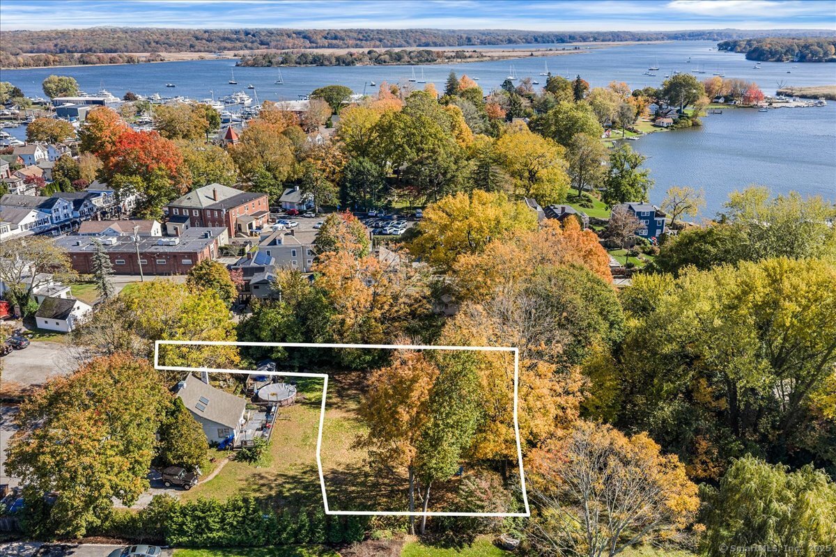 4 Bank Lane Essex CT 06426