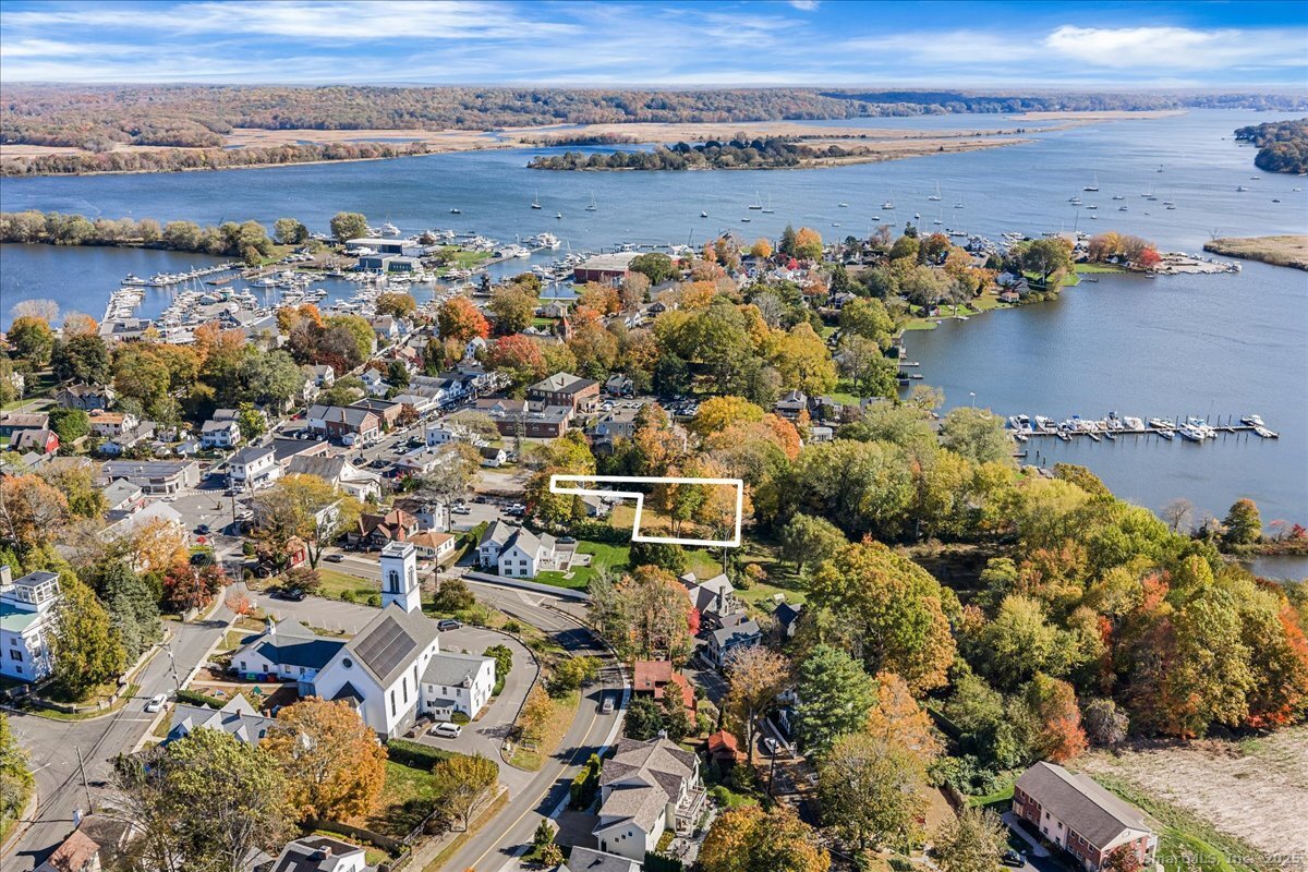 4 Bank Lane Essex CT 06426
