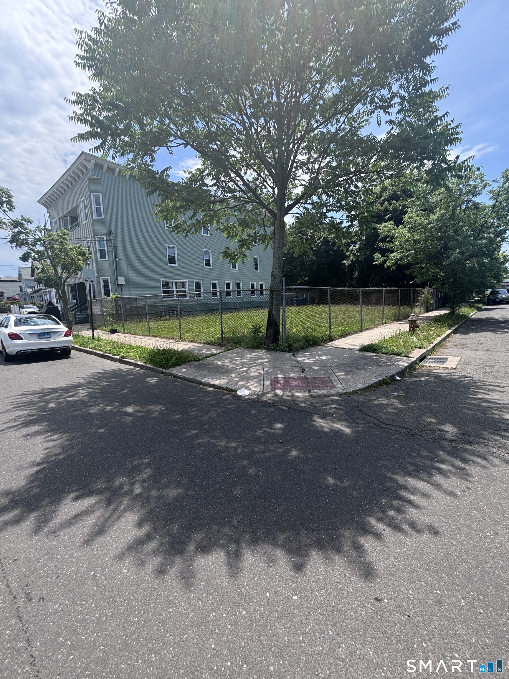 732 Maple Street Bridgeport CT 06608
