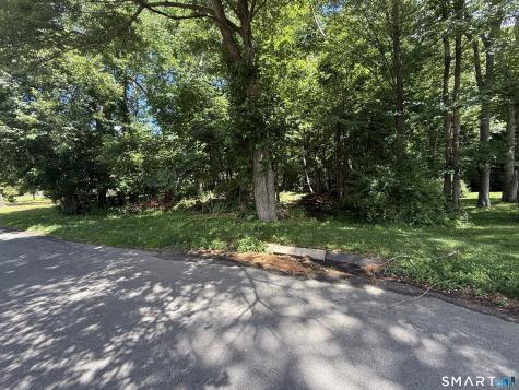 7 Flora Street New Fairfield CT 06812