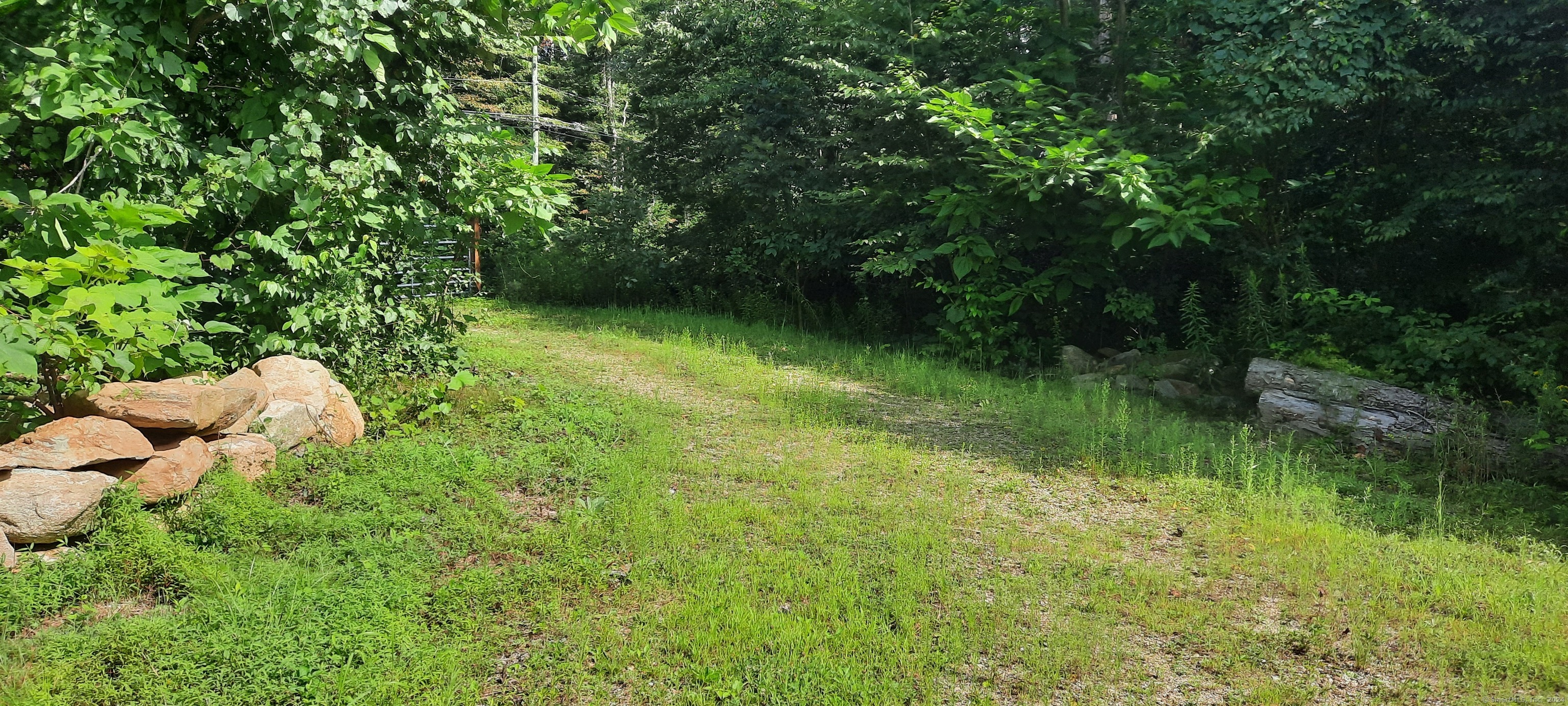 Hampton CT 06247