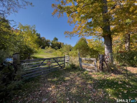 63 Currituck Road Newtown CT 06470