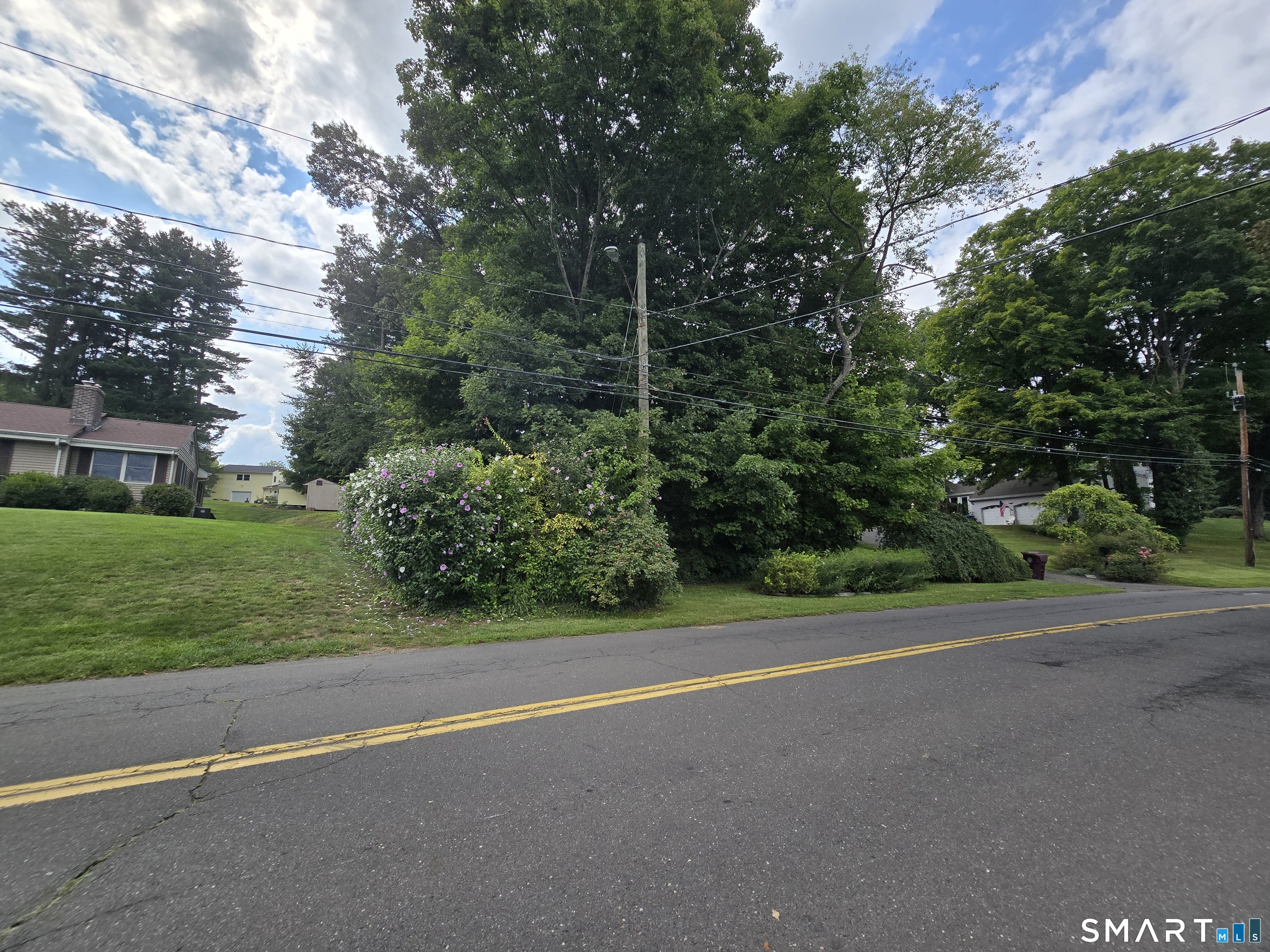 9066 Woodpond Road Farmington CT 06106