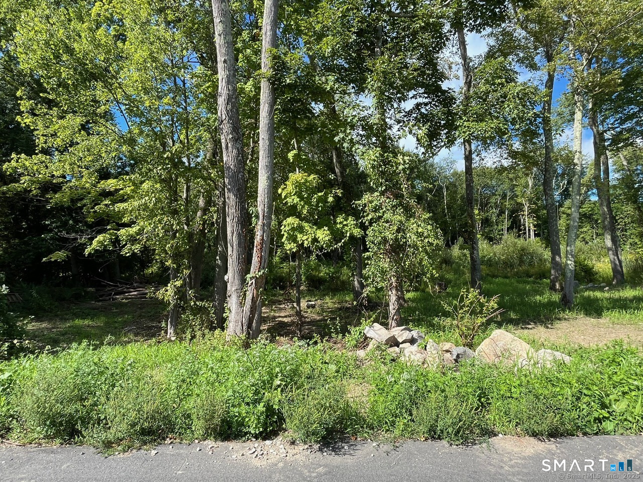 26 100 Acres Road Newtown CT 06470