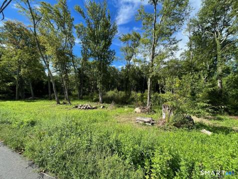 26 100 Acres Road Newtown CT 06470