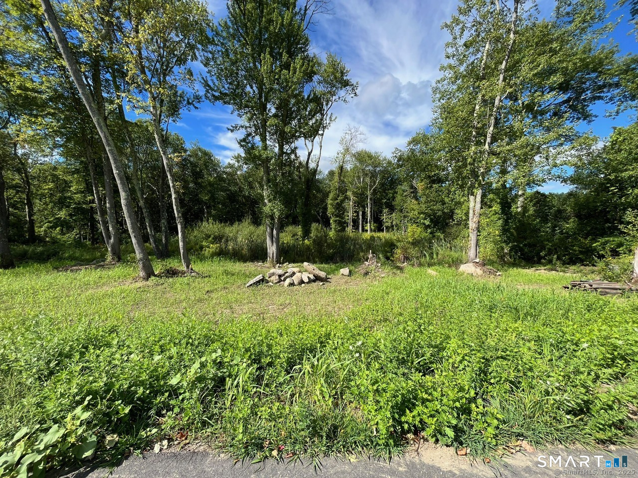 26 100 Acres Road Newtown CT 06470