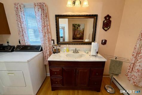 241 Niantic River Road Waterford CT 06385
