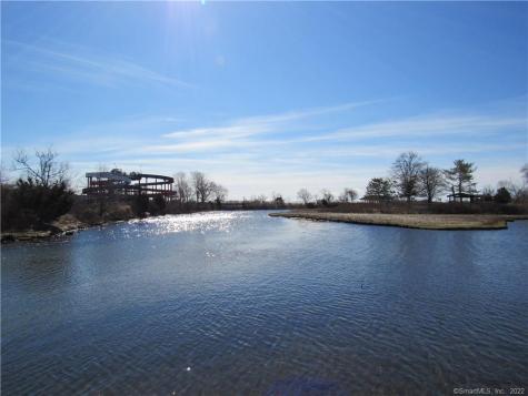 4 Ridgewood Avenue Waterford CT 06385