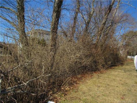 4 Ridgewood Avenue Waterford CT 06385