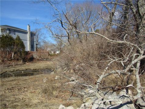 4 Ridgewood Avenue Waterford CT 06385