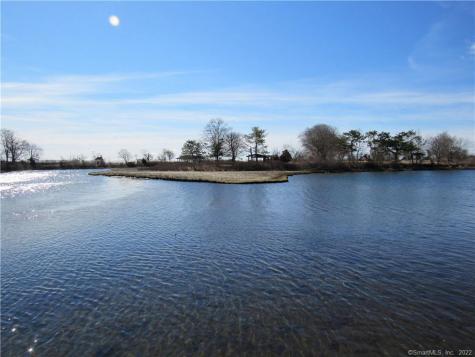 4 Ridgewood Avenue Waterford CT 06385