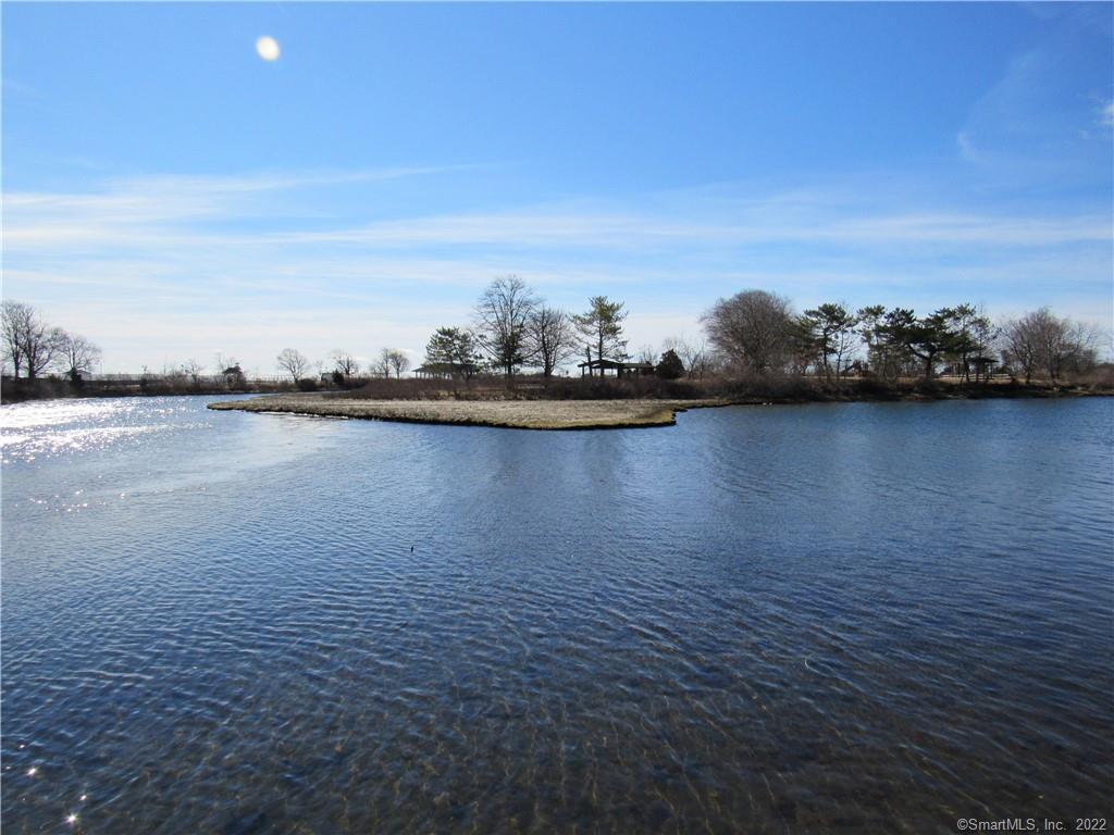 4 Ridgewood Avenue Waterford CT 06385