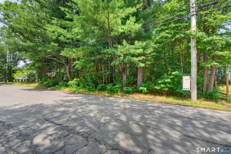 44 Ezra Street North Haven CT 06473