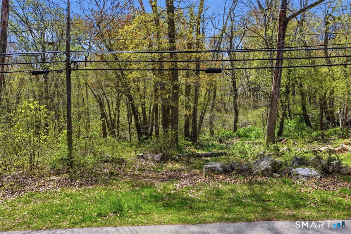 76 Dayton Road Waterford CT 06385