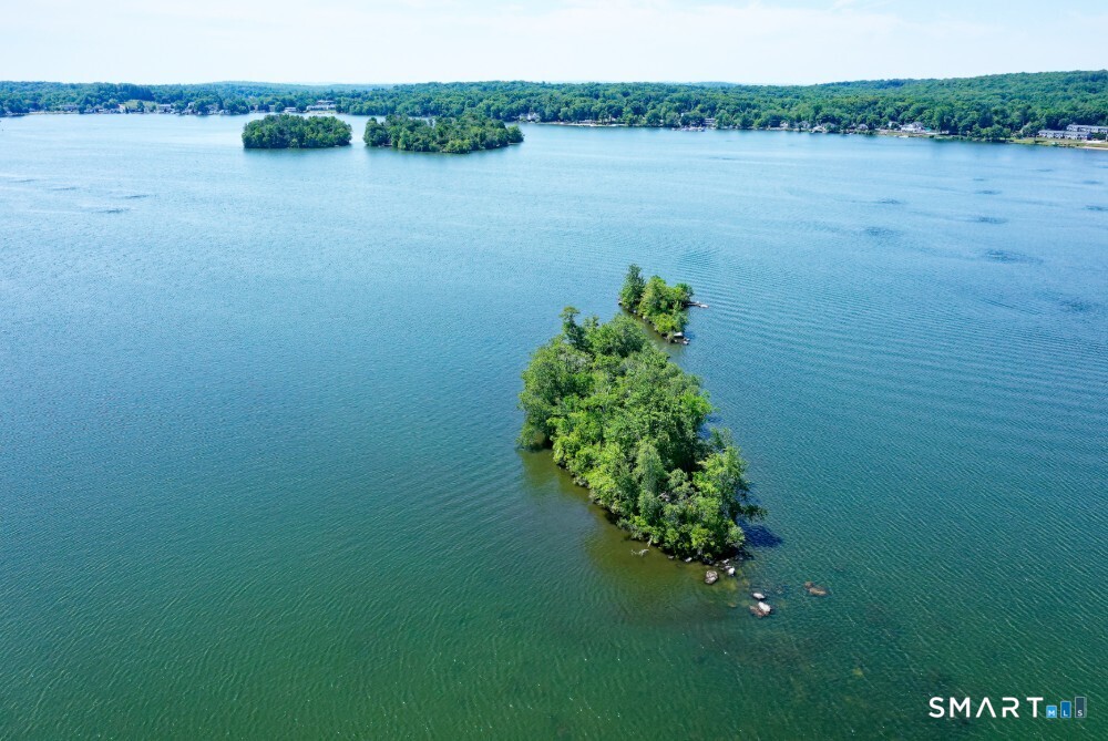 3 Island East Hampton CT 06424