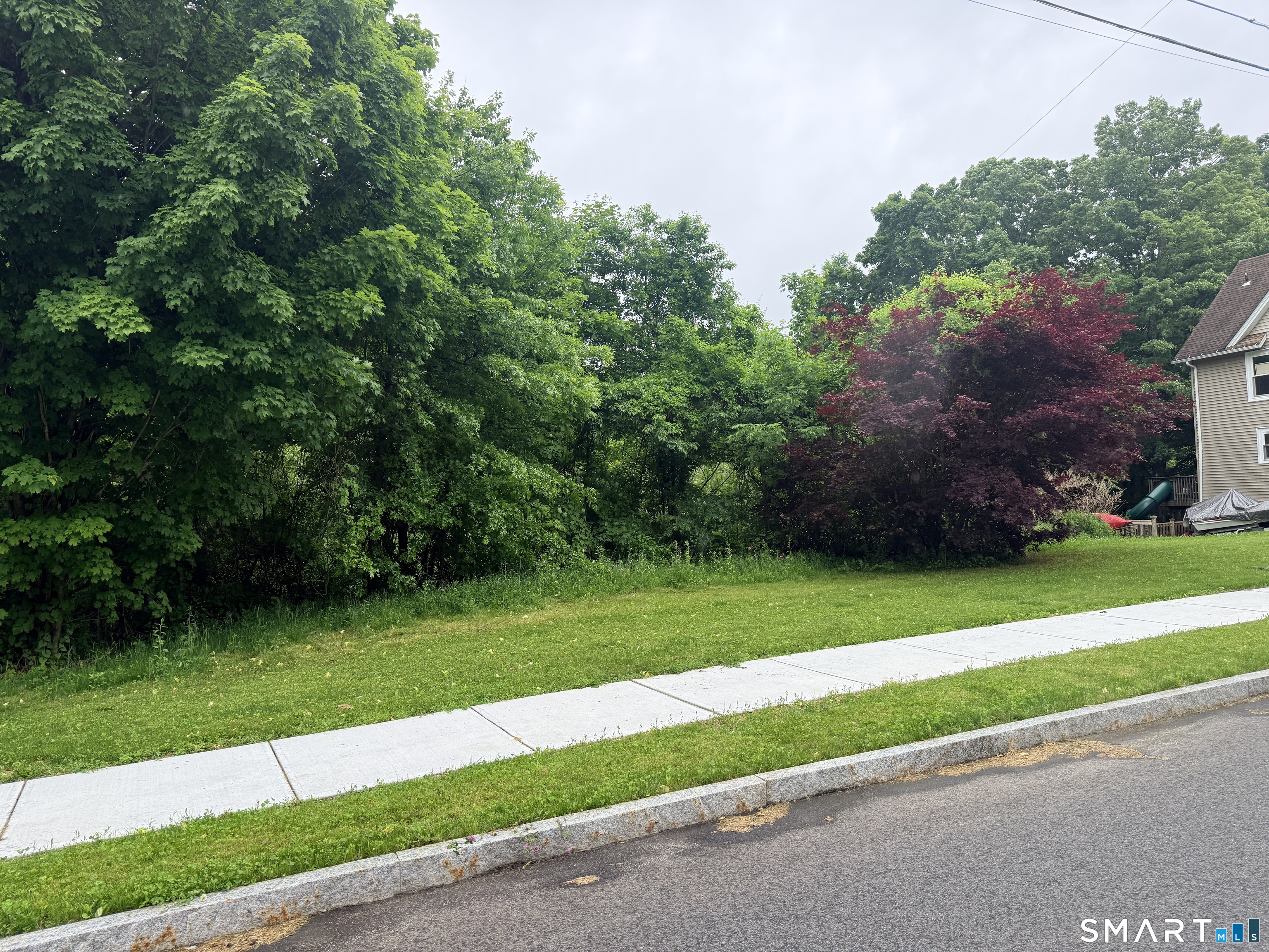 32 Hubbard Street Winchester CT 06098