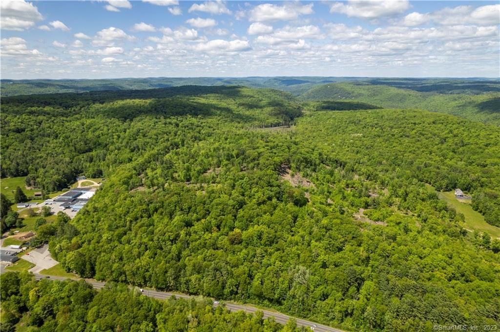13 Dew Road Barkhamsted CT 06063