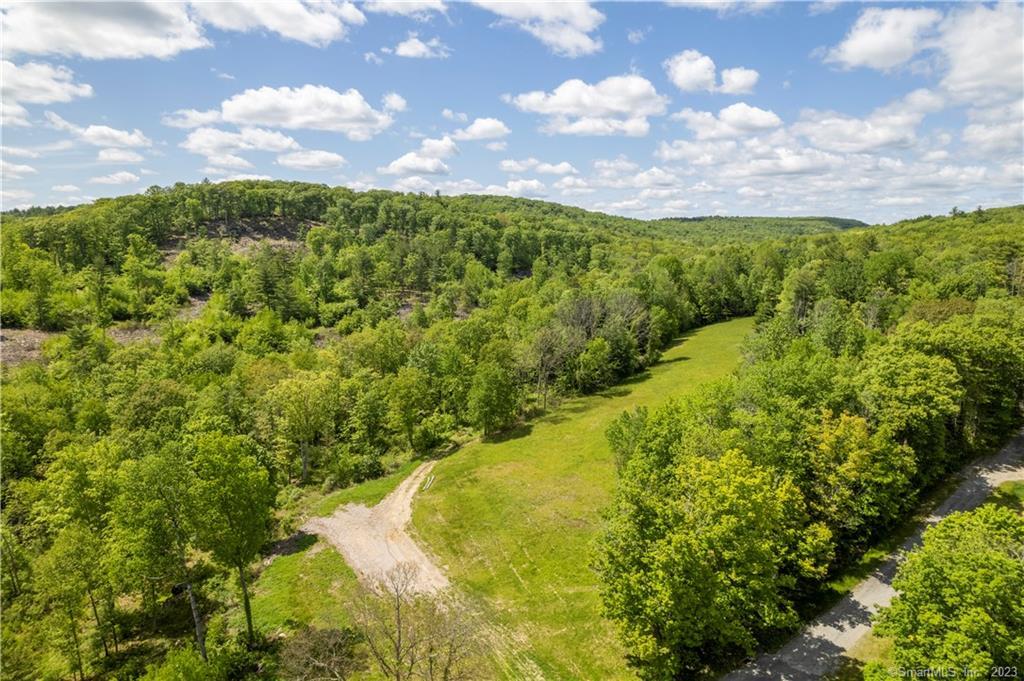 13 Dew Road Barkhamsted CT 06063