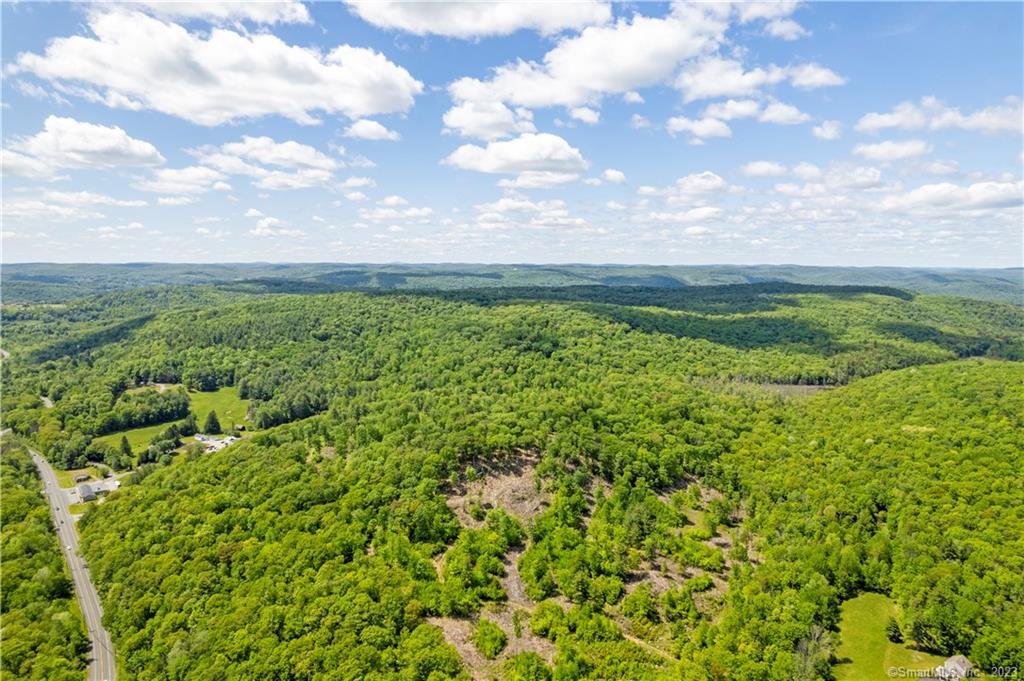 13 Dew Road Barkhamsted CT 06063