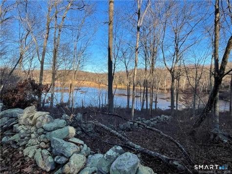 1 Houperts Way Clinton CT 06413