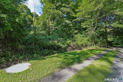 62 Coppermine Road Oxford CT 06478