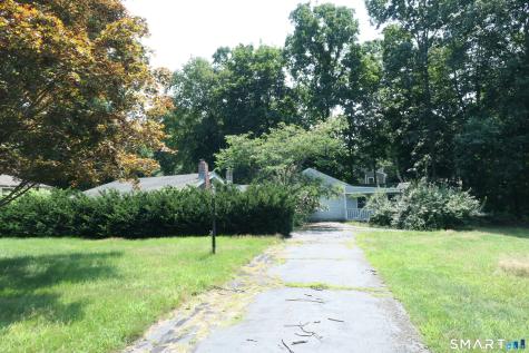 31 Middle Road Guilford CT 06437