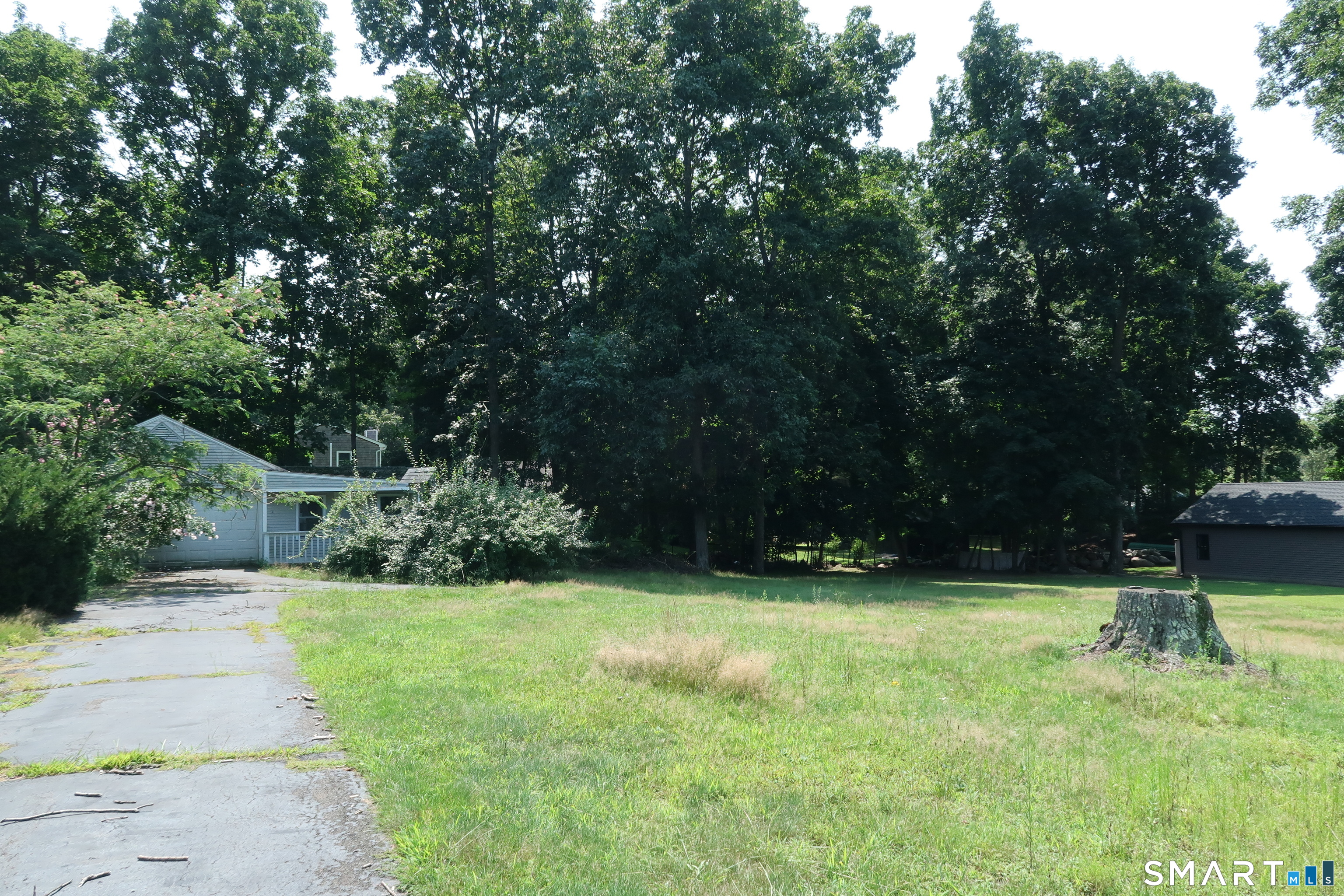 31 Middle Road Guilford CT 06437