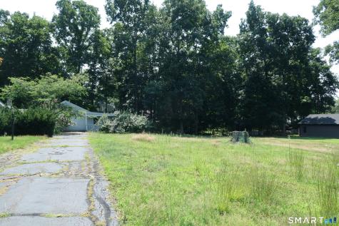 31 Middle Road Guilford CT 06437