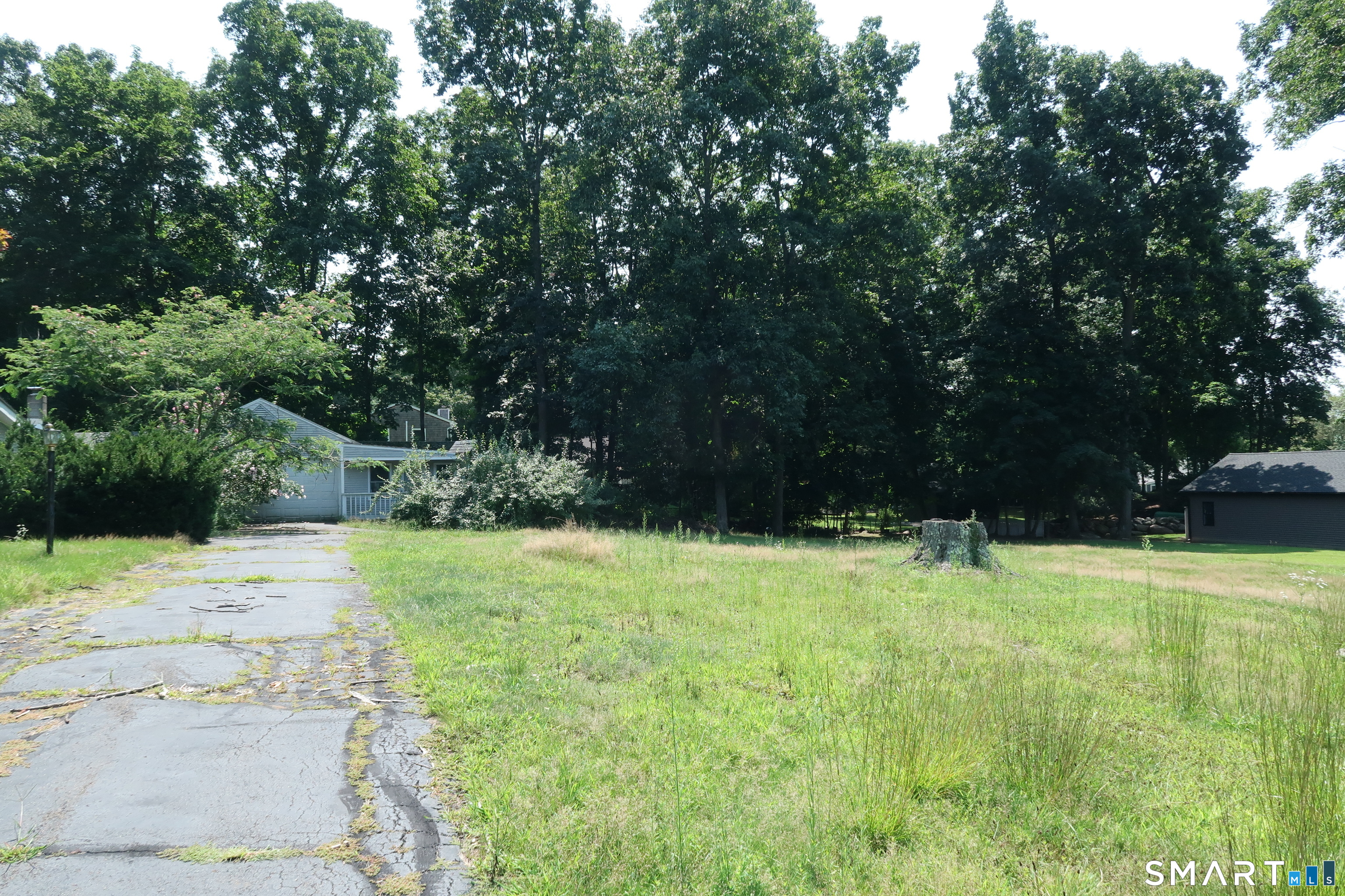 31 Middle Road Guilford CT 06437