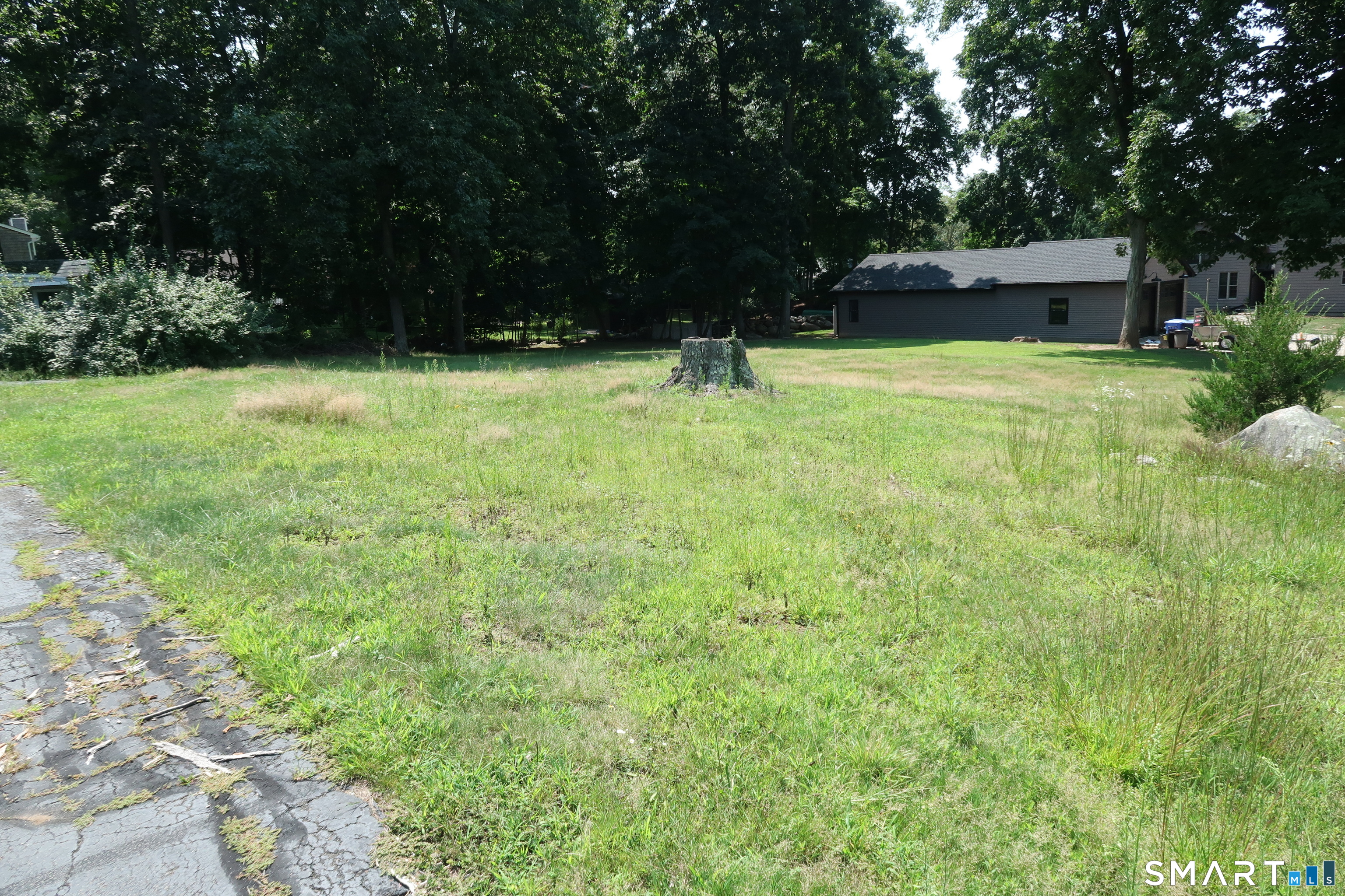 31 Middle Road Guilford CT 06437