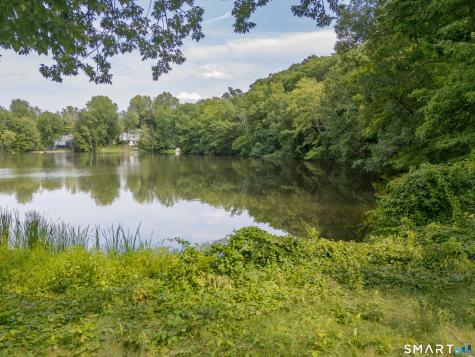 556 Simsbury Road Bloomfield CT 06002