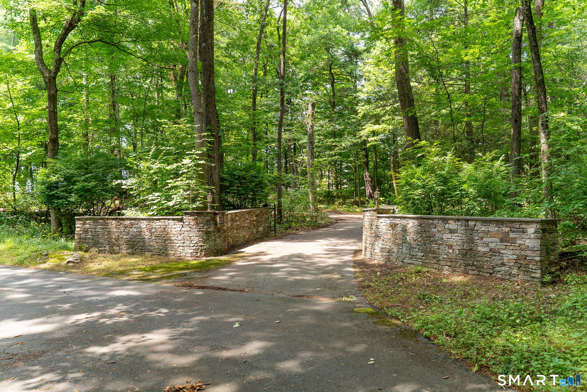 529 Deercliff Road Avon CT 06001