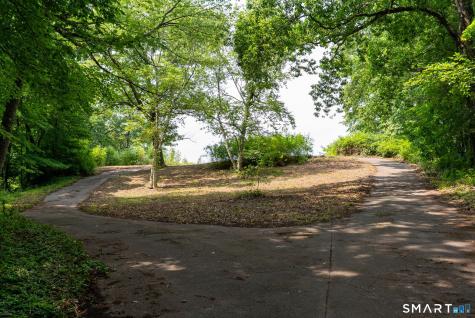 529 Deercliff Road Avon CT 06001