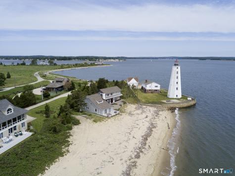 101-A Sequassen Avenue Old Saybrook CT 06475
