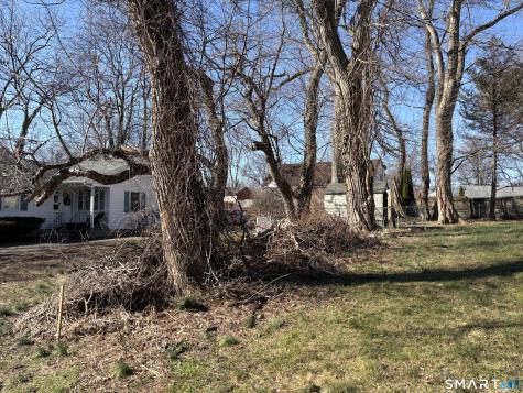 11 Myron Avenue Bridgeport CT 06606