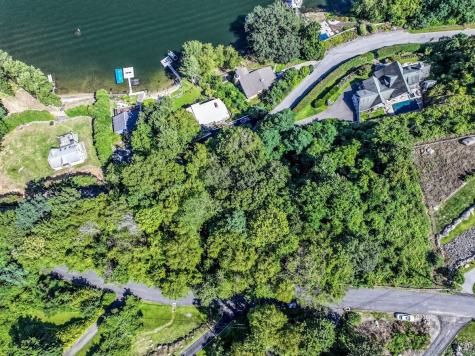 22 Candlewood Common New Milford CT 06776