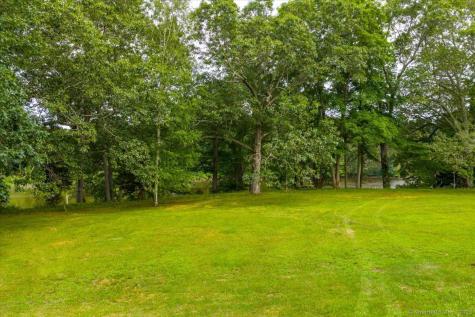 41B River Road Essex CT 06426