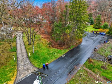 42 Deerwood Manor Norwalk CT 06851