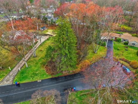 42 Deerwood Manor Norwalk CT 06851