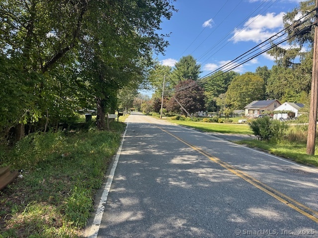 87 Fort Shantok Road Montville CT 06382