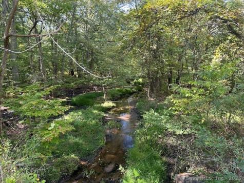 87 Fort Shantok Road Montville CT 06382