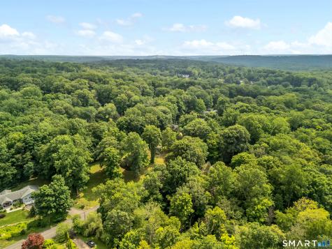 14 West Woodland Drive Redding CT 06896