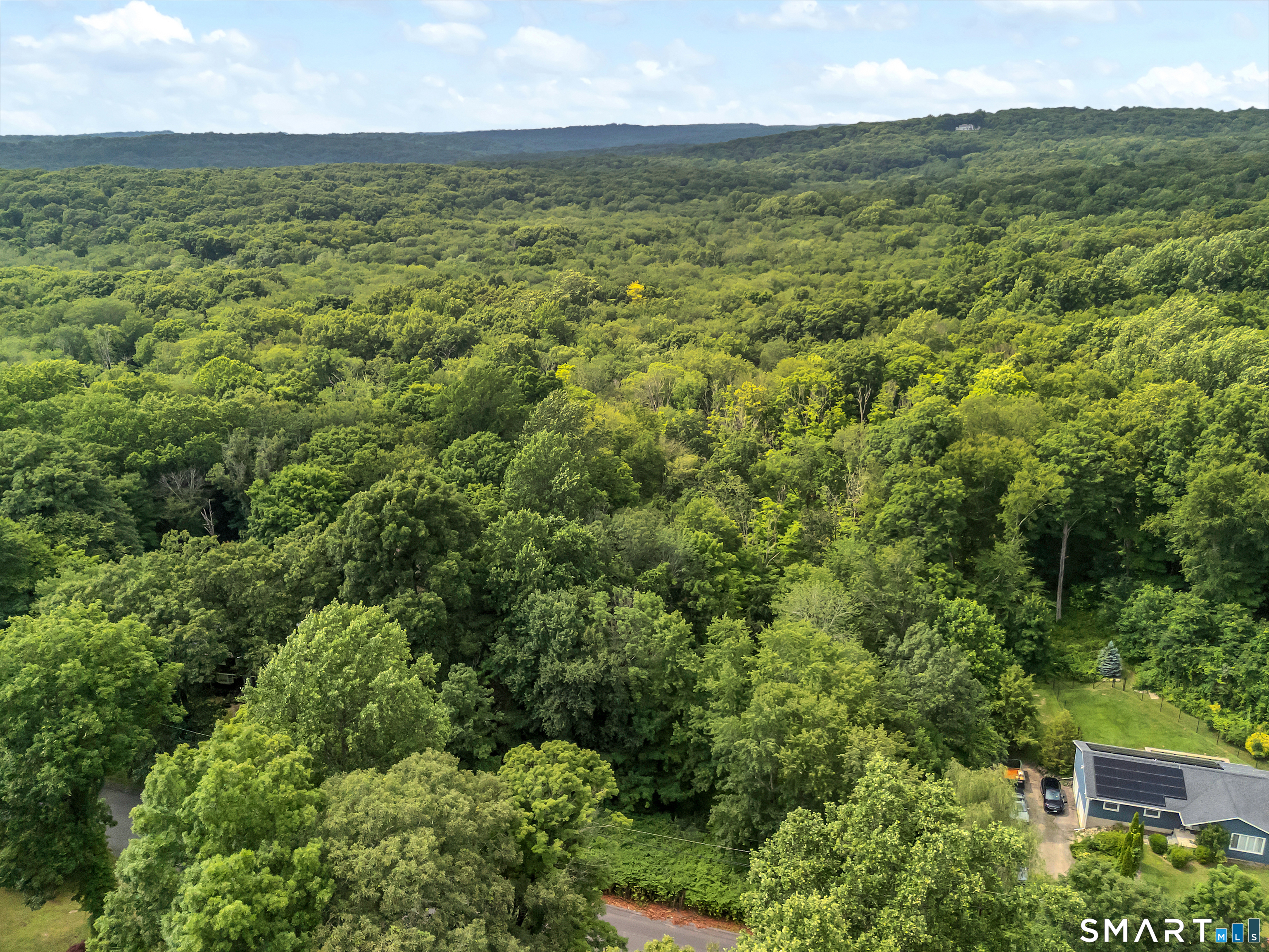 14 West Woodland Drive Redding CT 06896
