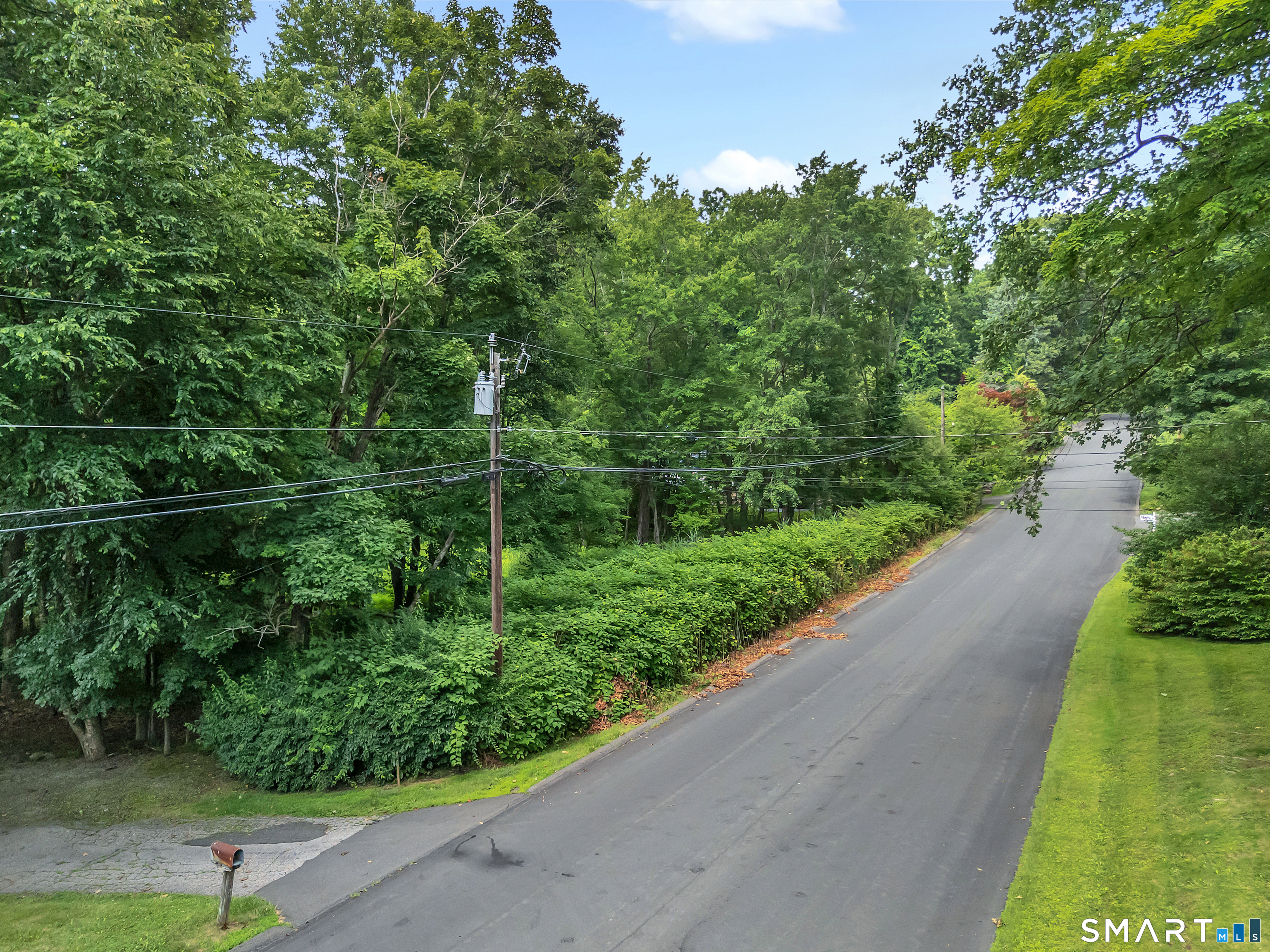 14 West Woodland Drive Redding CT 06896